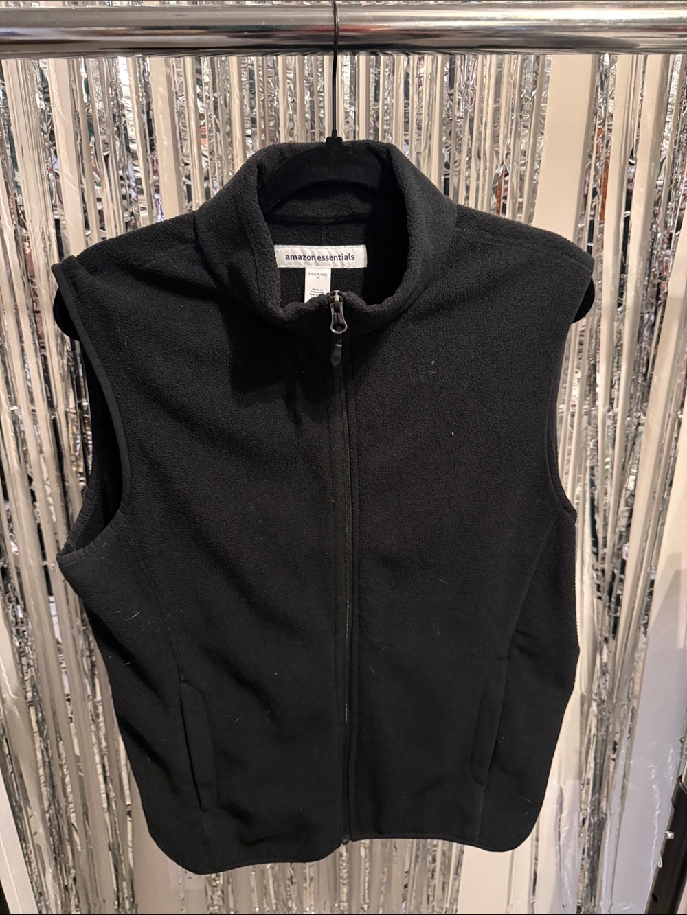 Amazon Essentials Black Fleece Zip-Up Vest